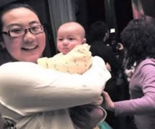 中国第一个试管婴儿郑萌珠，如今生活幸福已是一个亭亭玉立的姑娘了
